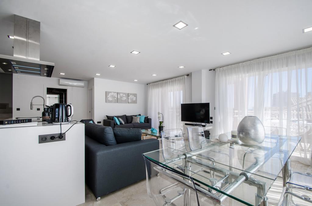 Gorgeous 170 Sq.M. Penthouse With Sea View Terraces Διαμέρισμα Benalmádena Εξωτερικό φωτογραφία