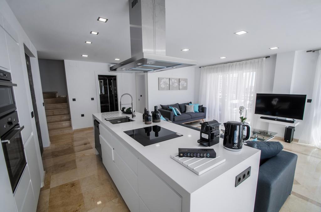 Gorgeous 170 Sq.M. Penthouse With Sea View Terraces Διαμέρισμα Benalmádena Εξωτερικό φωτογραφία
